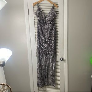 WOMENS L SILVER FORMAL OCCASION DRESS